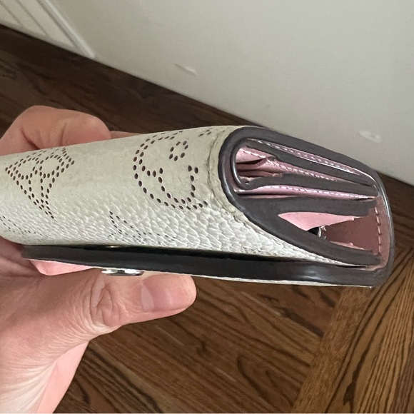 Authentic Louis Vuitton White Mahina Iris compact wallet with rainbow background - Picture 3 of 6